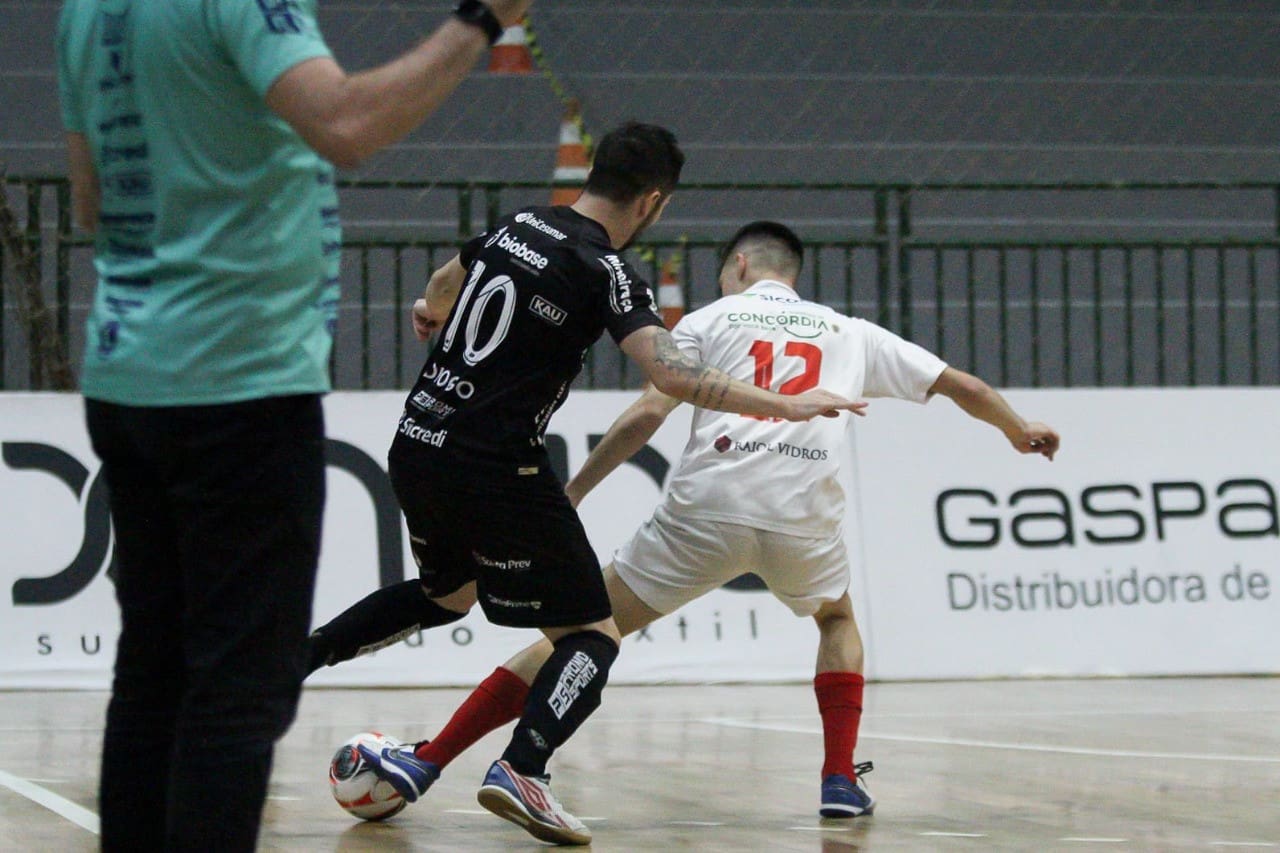 Blumenau Futsal vence ACF pela Série Ouro