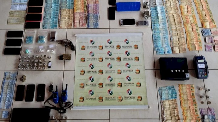 Operação contra tráfico de drogas prende dez pessoas no Alto Vale