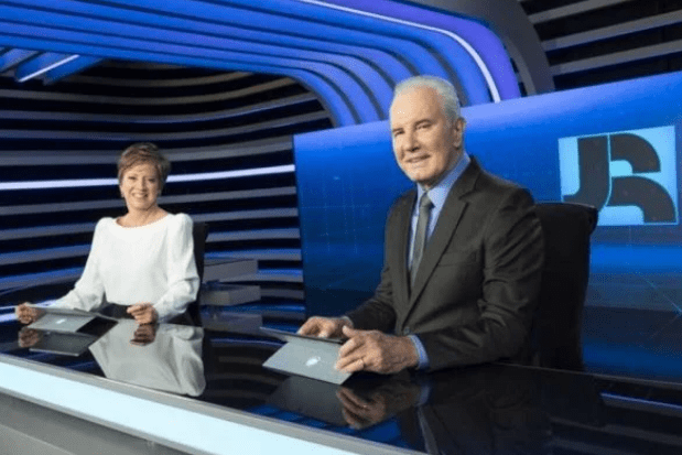 Principal jornal da Record passa a ser gravado depois de erros técnicos