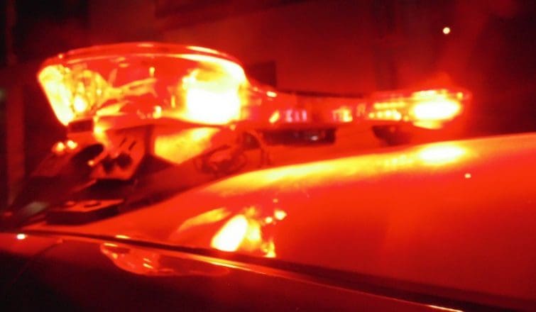 Inquilina esfaqueia dono de imóvel após discussão e acaba presa