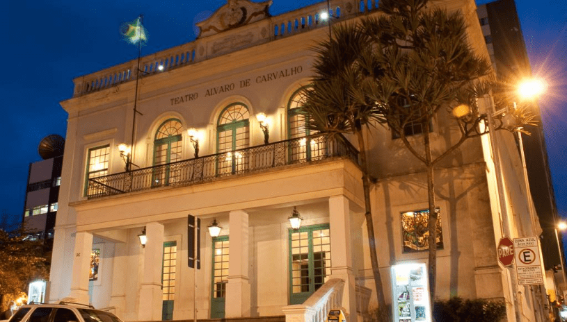 Ingressos para a reabertura do Teatro Álvaro de Carvalho duram 10 minutos