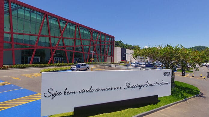 Blumenau: Norte Shopping tem programação com shows e desfiles na pré-Oktoberfest
