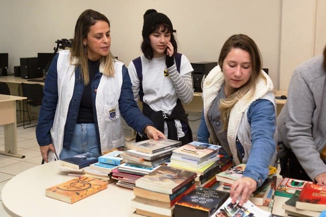Itajaí: campanha arrecada 370 livros para o Centro Educacional Pedro Rizzi