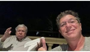 Boni é internado após sofrer infarto em voo