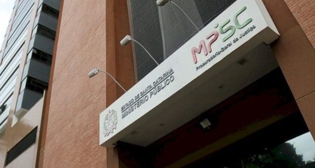 Ministério Público nega reuniões sobre prisão de deputados