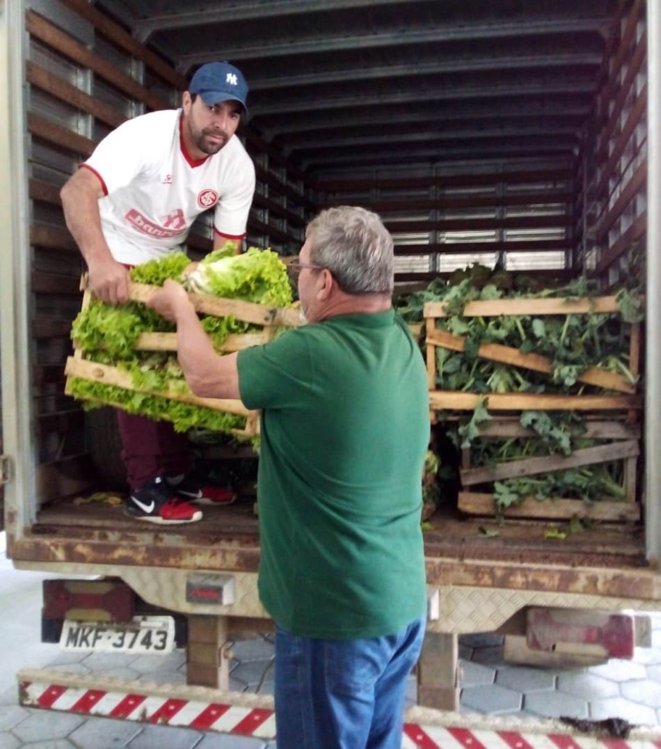 Banco de Alimentos de Blumenau recebe mais de mil quilos de verduras