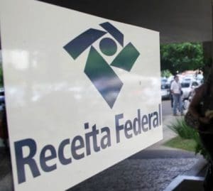 Tabela do IR mantém defasagem de 157% mesmo com isenção até R$ 5 mil