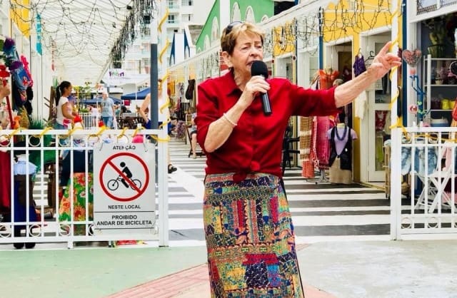 Cantora Eulina Silveira se apresenta no Teatro Bruno Nitz na segunda-feira