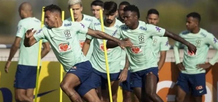 Brasil segue com escalação indefinida para estreia na Copa