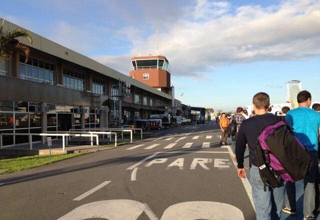 Anvisa aprova volta do uso de máscaras em aviões e aeroportos