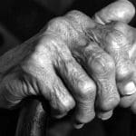 Idosa é esfaqueada pelo companheiro de 85 anos em SC