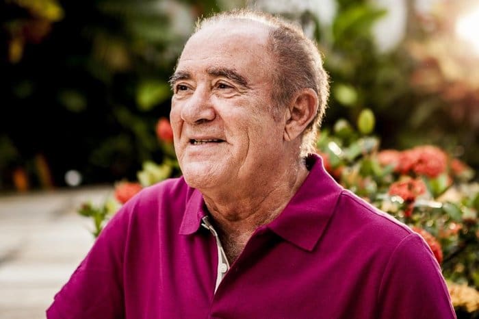 Mansão de Renato Aragão entra no mercado por R$ 16 milhões