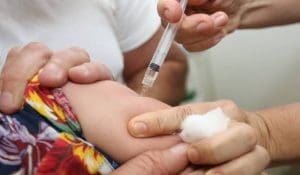 Clínica particular é investigada por aplicação de vacinas vencidas em Araranguá