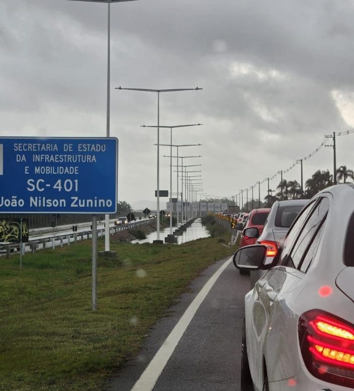 Principais rodovias de SC têm pontos de interdição
