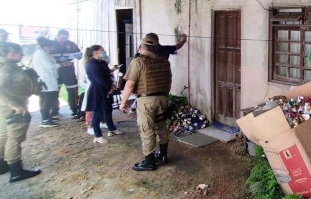 Mulher de 85 anos é resgatada de cárcere privado em Itajaí