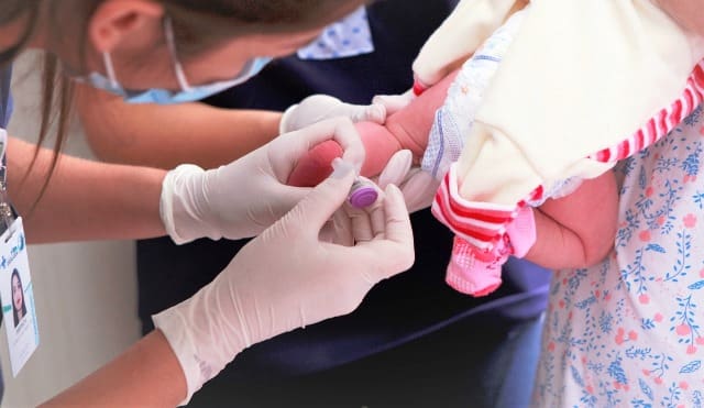 Tijucas afasta servidor da saúde após criança se ferir no teste do pezinho