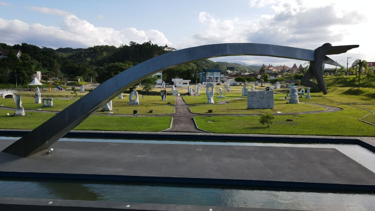 Parque das Esculturas encerra 2022 como um dos principais pontos turísticos de Brusque