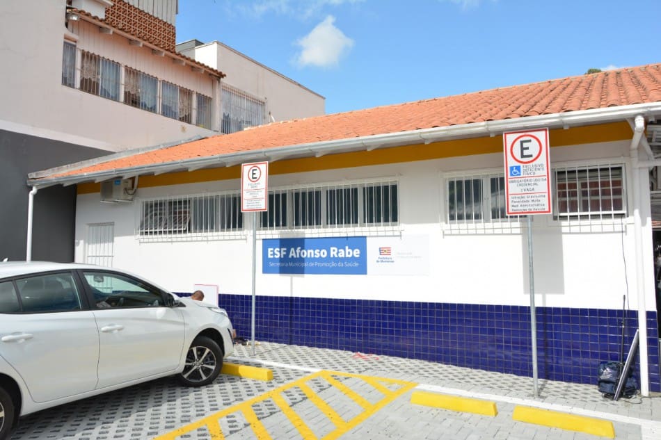 ESF Afonso Rabe é entregue em Blumenau após reforma