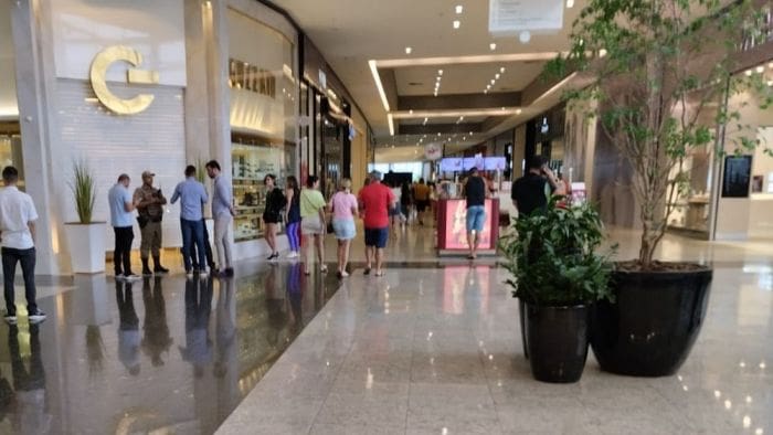 Joalheria no shopping de Criciúma é assaltada