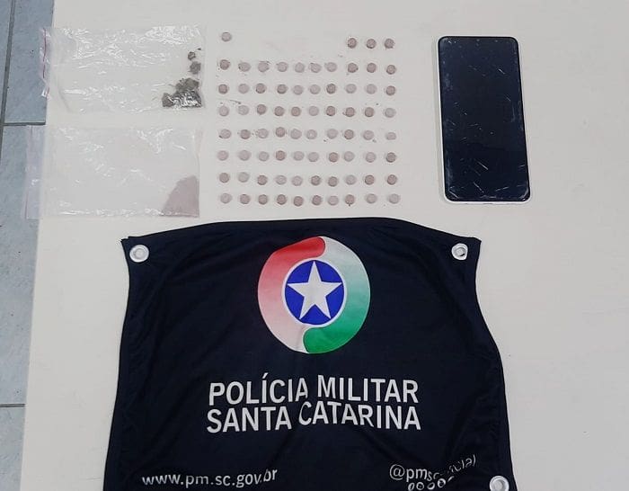 Em Criciúma casal é preso ao sair de uma festa com drogas 