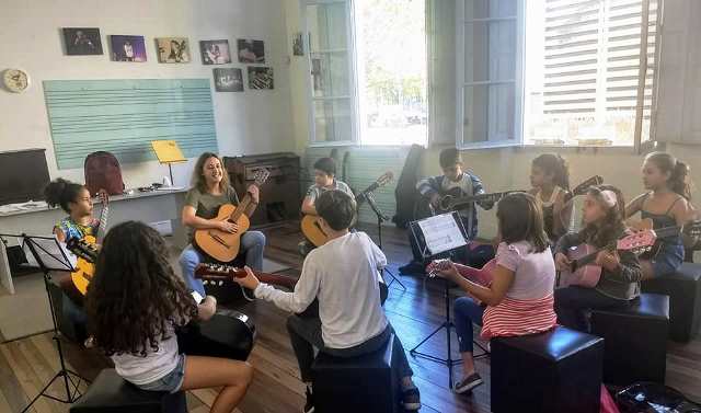 Conservatório de Música de Itajaí tem vagas abertas para cursos de vários instrumentos