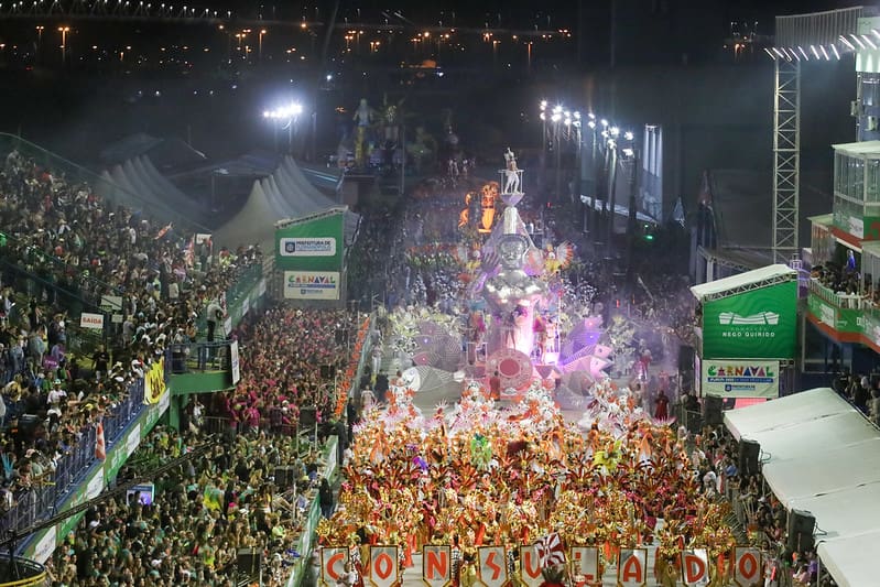 Veja como foi a volta do Carnaval em SC após dois anos sem desfiles