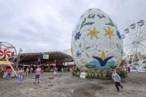 Pomerode conquista recorde de maior ovo decorado do mundo
