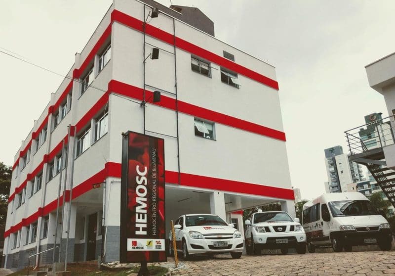 Hemosc Blumenau celebra aniversário com aumento nas doações de sangue