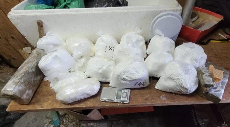 Operação da PM resulta em prisões e apreensão de drogas em Blumenau