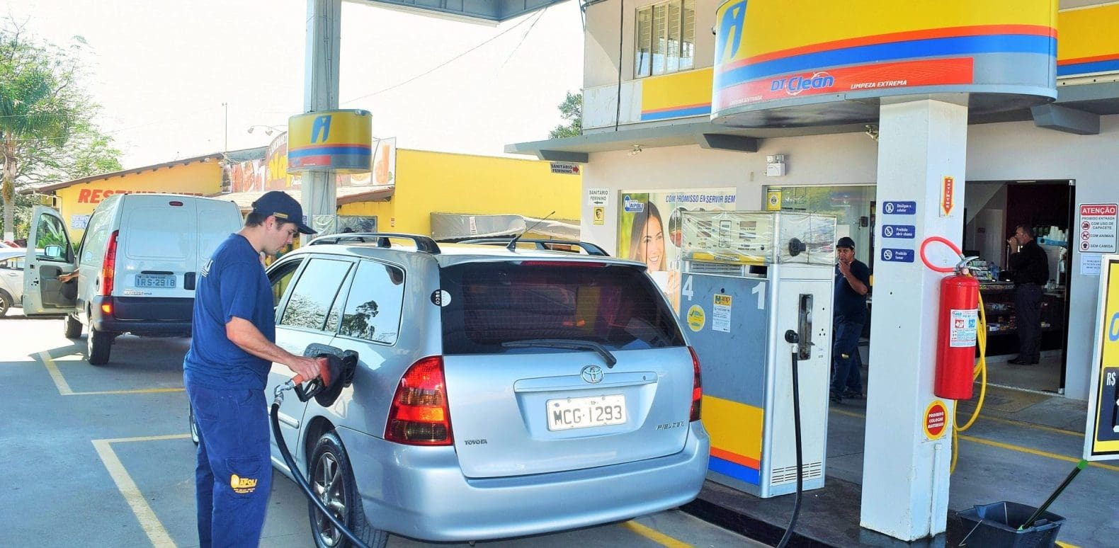 Petróleo dispara e pressiona gasolina em SC