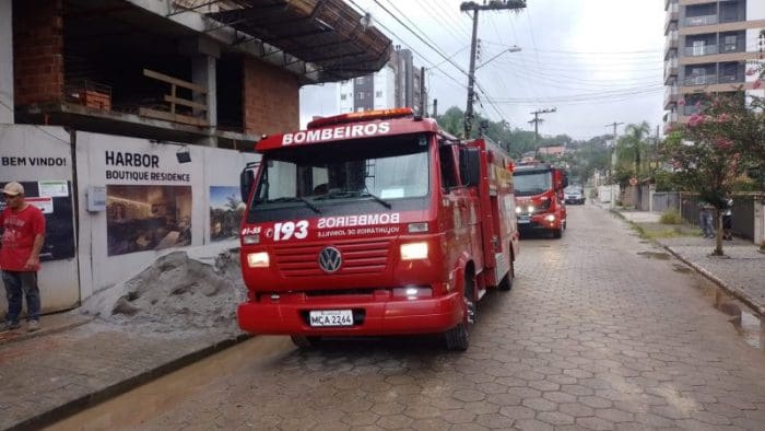 Em Joinville homem morre após cair de prédio em obras