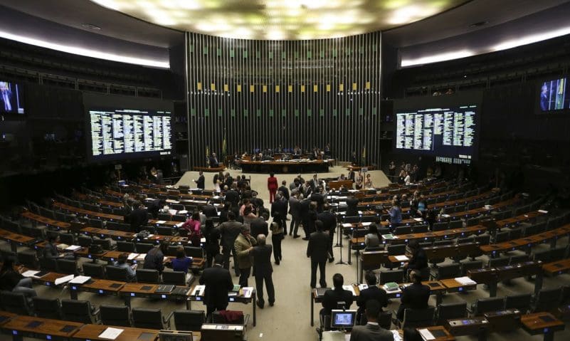 Congresso entra em recesso e deixa pautas do governo paradas