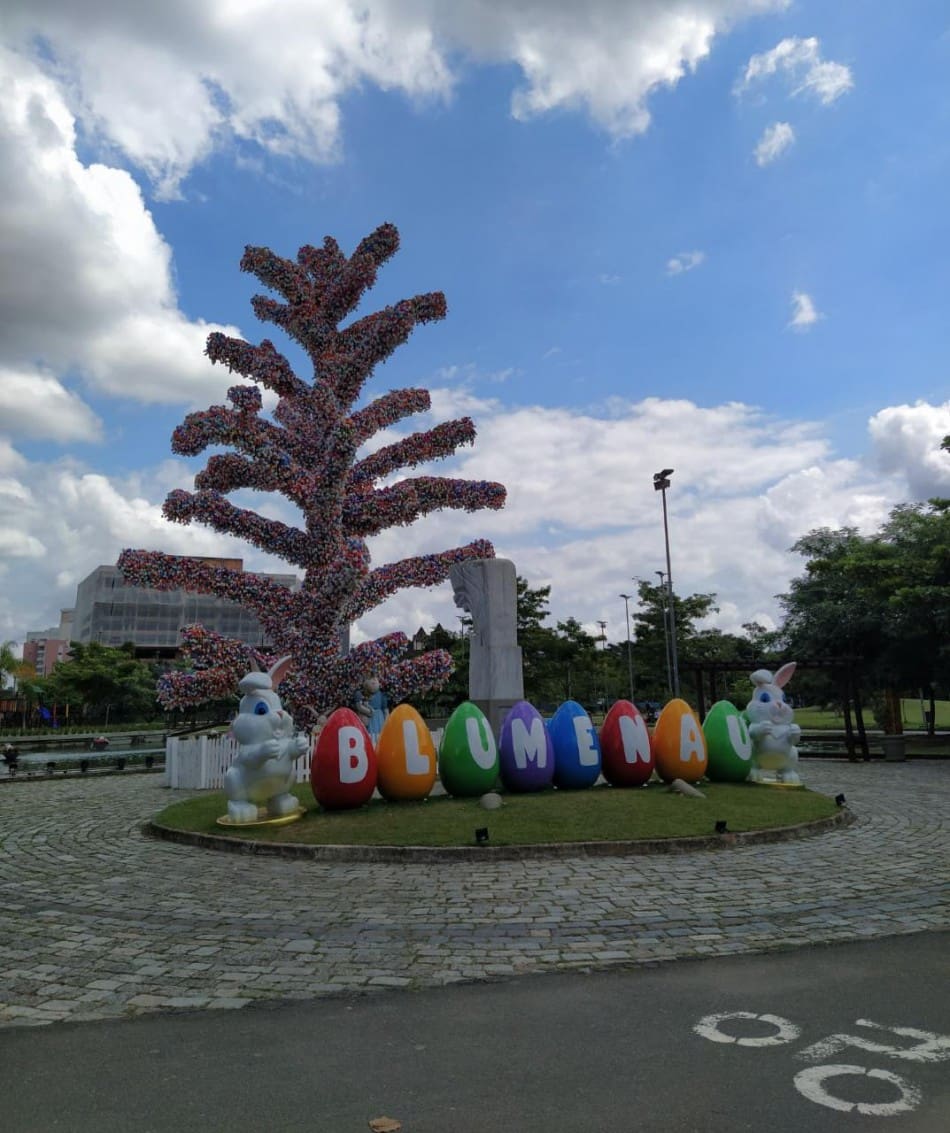 Parque Ramiro Ruediger encanta com decoração de Páscoa