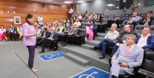 Secretária Carmen Zanotto apresenta relatório da saúde na Alesc