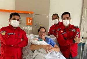 Vale: mulher dá à luz em casa, antes da chegada dos bombeiros