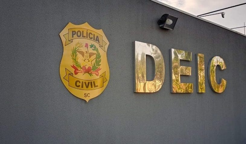 Operação “DEIC, presente!” resulta em 2 prisões e apreensão de 4 adolescentes
