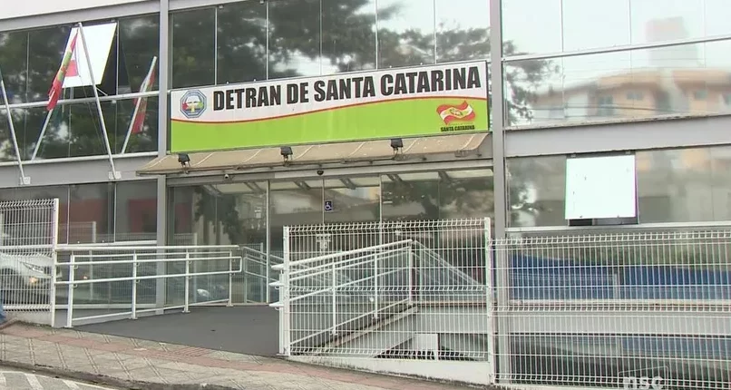 Detran/SC alerta sobre site falso que oferece descontos no IPVA
