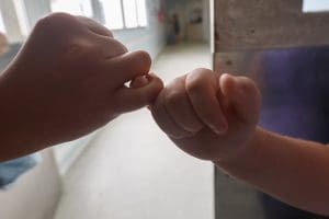 Paciente de 7 anos vence morte súbita e passa por cirurgia rara em SC