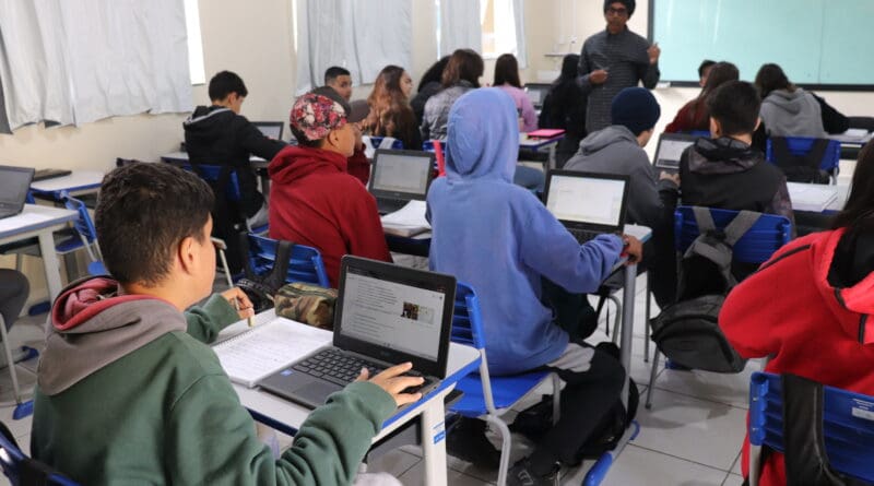 Gaspar: Educação realiza contratação de professores