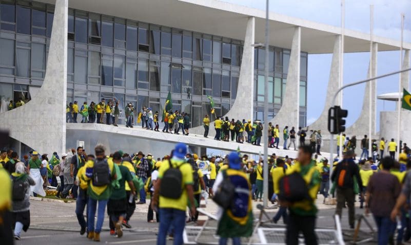 Congresso marca votação de veto de Lula sobre penas do 8 de janeiro para 30 de abril