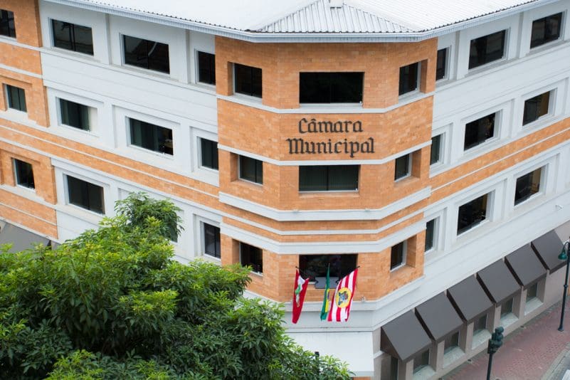 CPI do Esgoto termina com denúncia ao Ministério Público