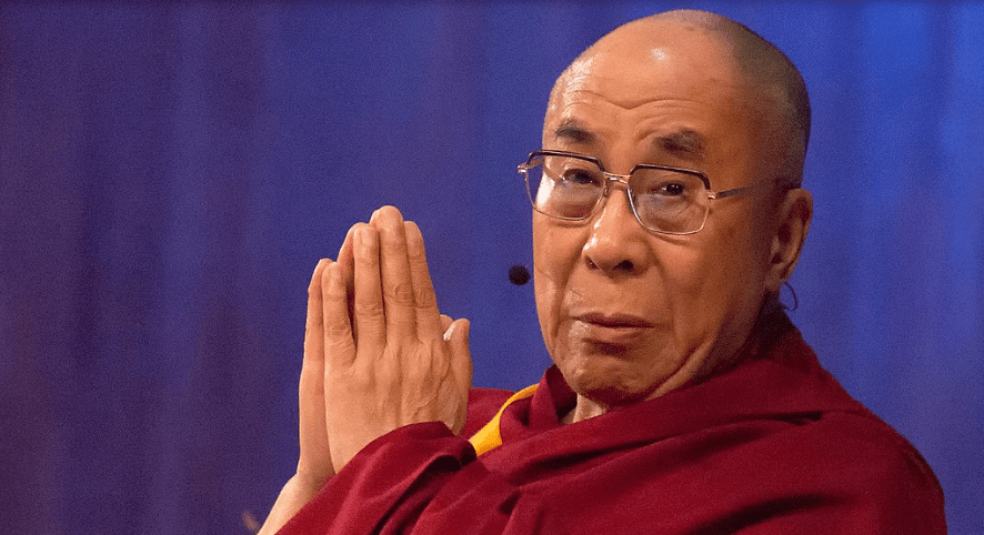 Monge Dalai Lama é acusado de pedofilia após  mandar criança chupar sua língua