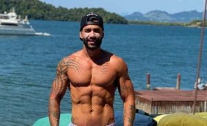 Site pornô francês divulga Gusttavo Lima como garoto de programa