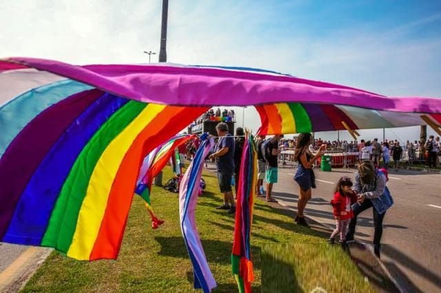 Câmara do Norte de SC aprova restrição a menores na Parada LGBTQIA+