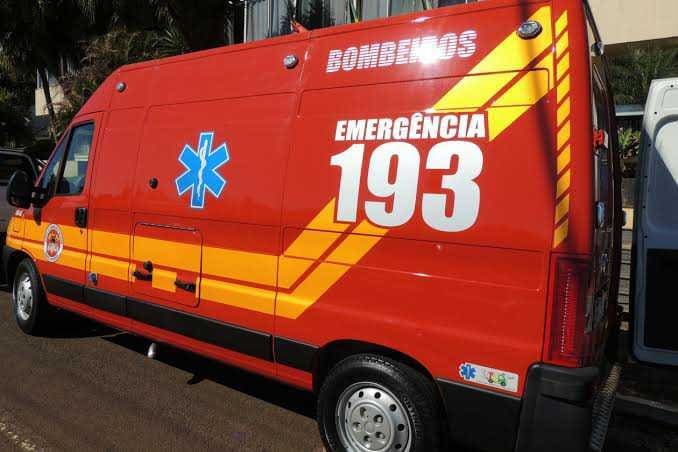 Motociclista tem suspeita de traumatismo craniano após acidente