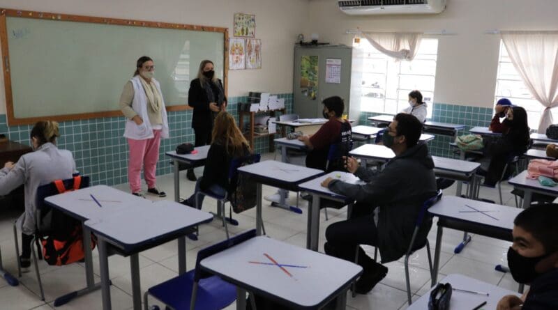 Gaspar suspende aulas nesta quinta-feira