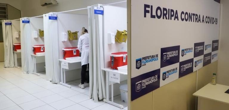 Vacina bivalente liberada para pessoas com comorbidades em Florianópolis