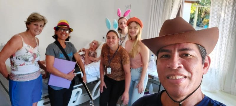 Projeto promove bem-estar através da música em pacientes acamados de Brusque