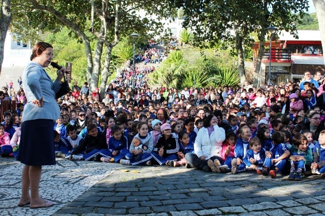 Dona Bilica promove 10 espetáculos gratuitos em praças de Florianópolis