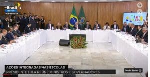 Ao vivo: reunião sobre segurança nas escolas com prefeito de Blumenau e Lula